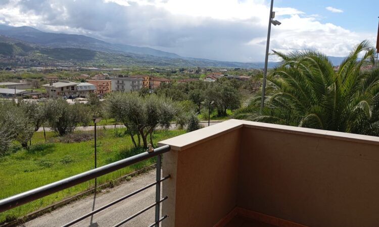 Villa semi -indipendente -Taverna C/da Cariglialto